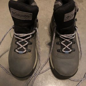 Columbia hiking boots- worn once!